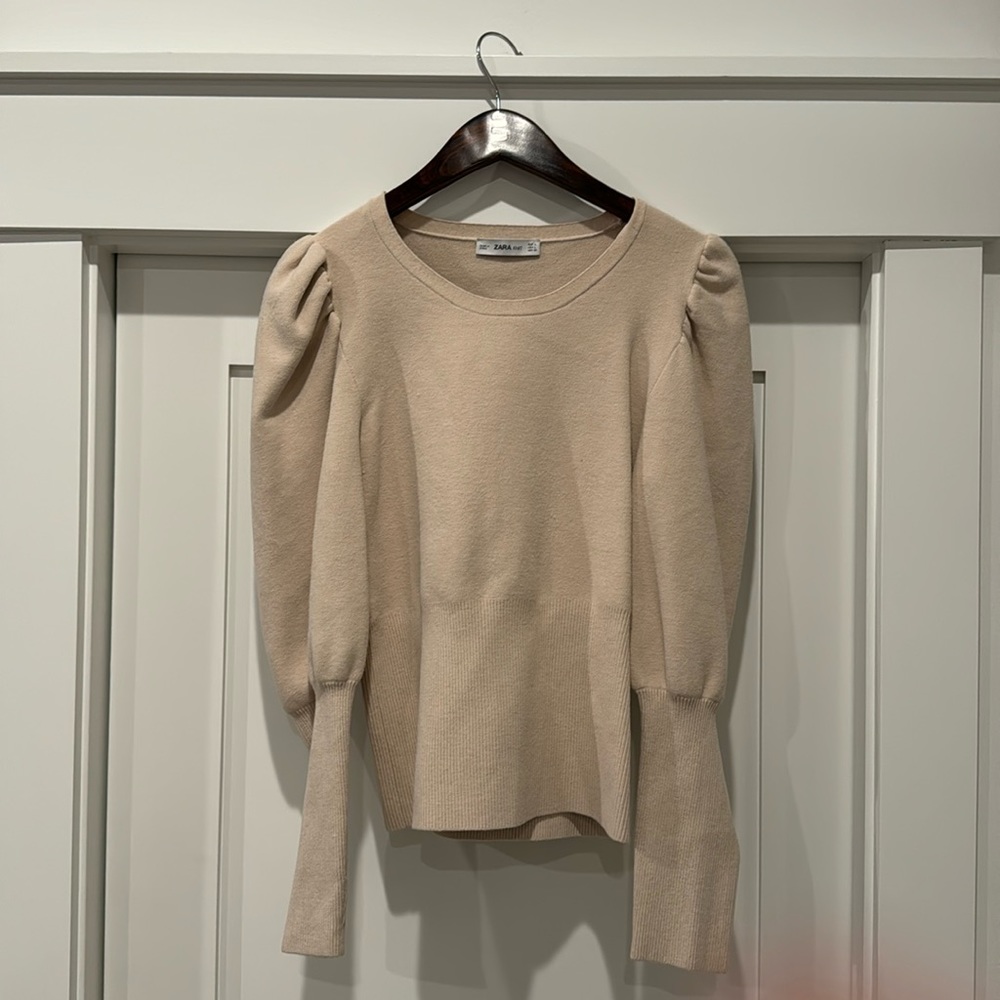 Tan Bubble Sleeve Zara Sweater - L